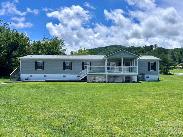 755 Fairview LOOP, Hot Springs, NC 28743