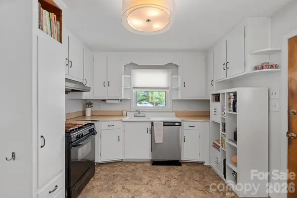 1600 Woodberry RD, Charlotte, NC 28212