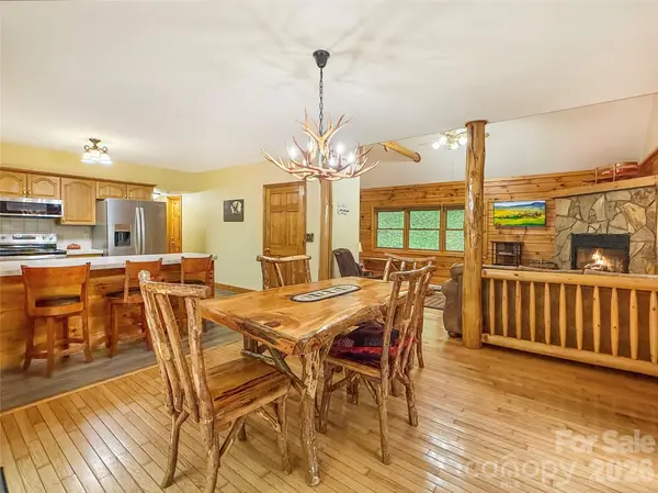 321 Grays Shadow LN, Banner Elk, NC 28604