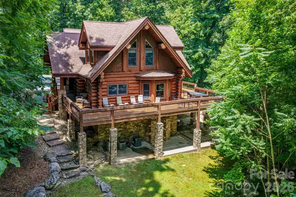 206 Big Rock LN, Lake Lure, NC 28746