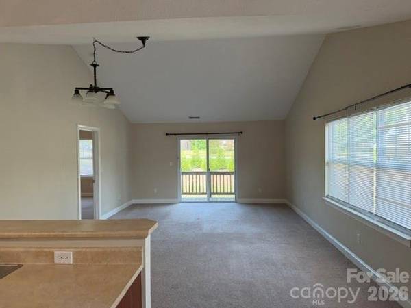 93 Foxden DR #204, Fletcher, NC 28732