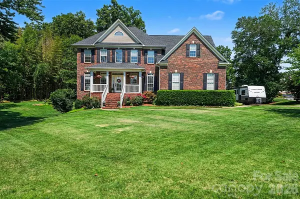 4858 Elmhurst DR NE, Hickory, NC 28601