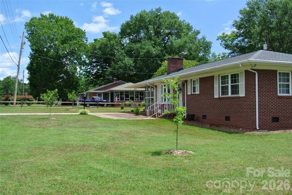 106 Freeman ST, Rutherfordton, NC 28139