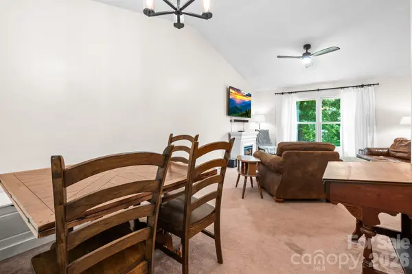 100 Summersweet DR, Banner Elk, NC 28604