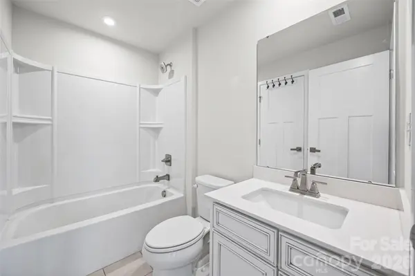 928 Portrush LN, Tega Cay, SC 29708