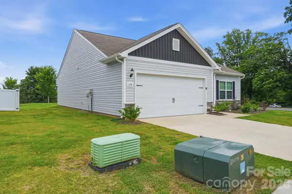 129 Lightning DR, Shelby, NC 28152