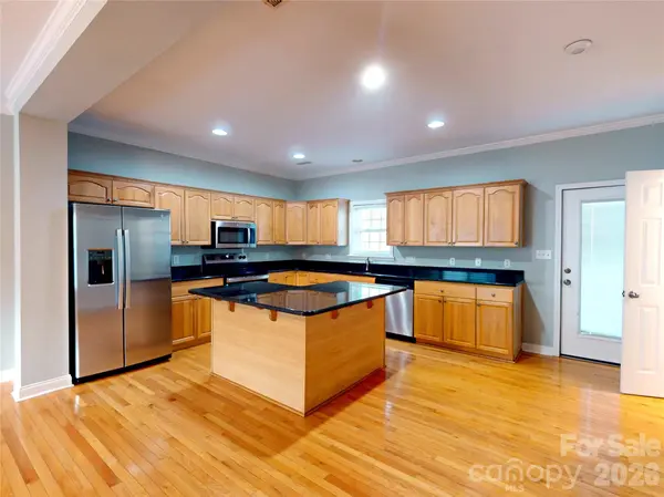 4326 Laurel Hill LN, Charlotte, NC 28217