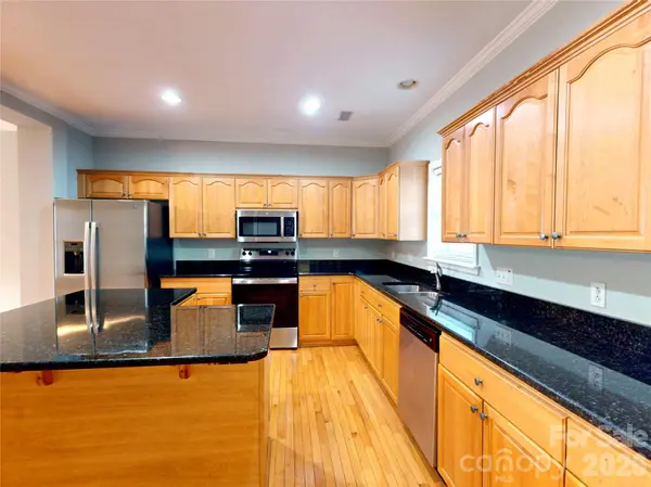 4326 Laurel Hill LN, Charlotte, NC 28217