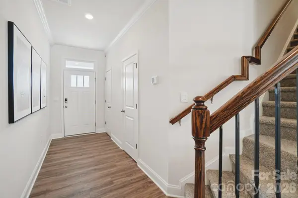 46 Creekview RD, Hendersonville, NC 28792