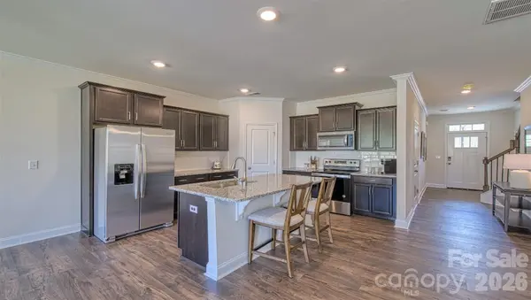 50 Creekview RD, Hendersonville, NC 28792