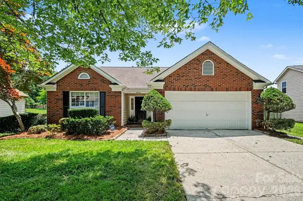 8316 Rhian Brook LN, Charlotte, NC 28216