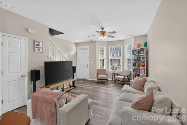 5705 Erin DR, Dallas, NC 28034