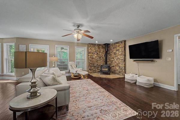 544 Stonehaven DR, Cullowhee, NC 28723