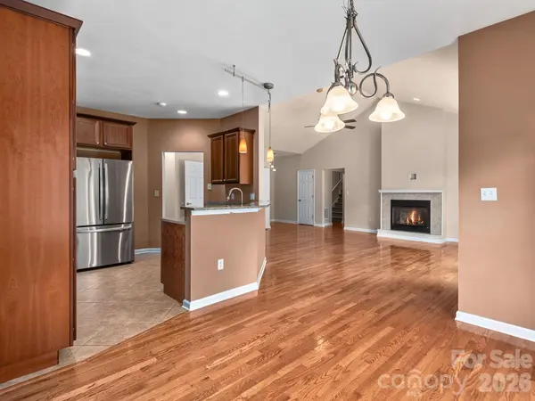 509 Shamrock DR, Asheville, NC 28803