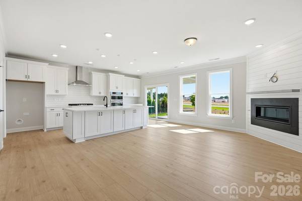 109 Spring HOLW, Mill Spring, NC 28756