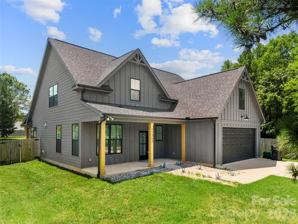 11352 Timber Ridge RD, Charlotte, NC 28213