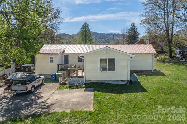 11 E Porter RD, Asheville, NC 28803