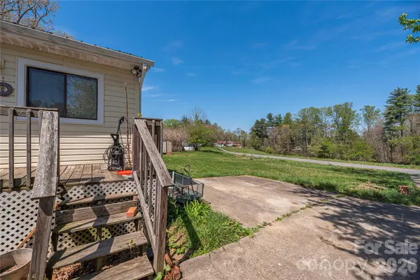 11 E Porter RD, Asheville, NC 28803
