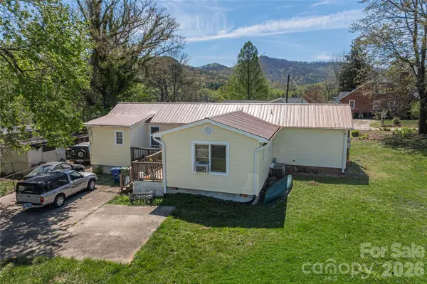 11 E Porter RD, Asheville, NC 28803