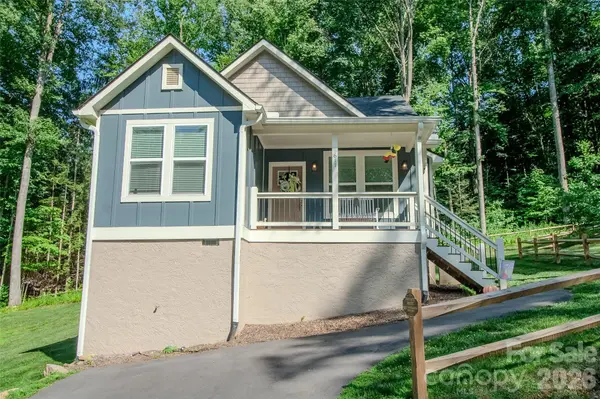 611 Twinbrook LN, Maggie Valley, NC 28751