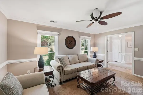 9200 Deer Spring LN, Charlotte, NC 28210