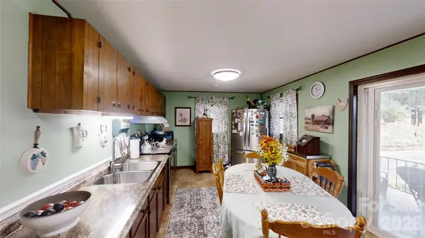81 Pine Mount RD, Weaverville, NC 28787