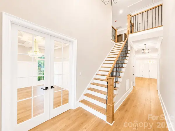 4828 Walker RD, Charlotte, NC 28211