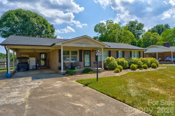 1014 Ranbar ST, Cherryville, NC 28021