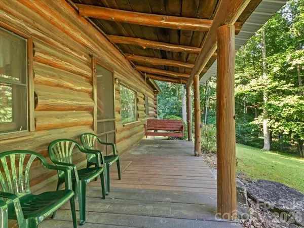 230 Chatter Box LN, Green Mountain, NC 28740
