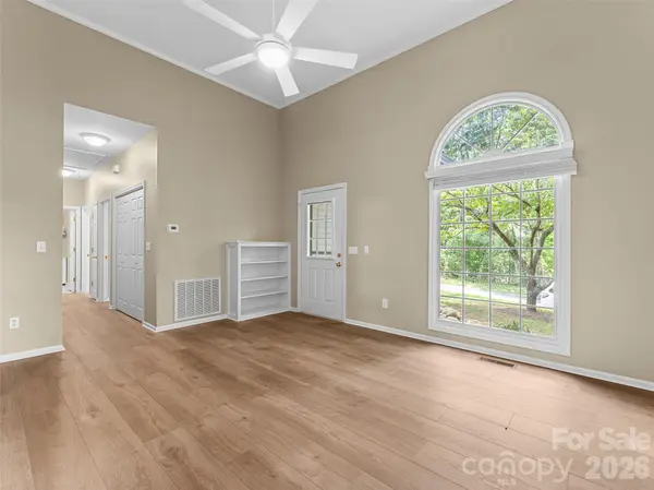66 Hyde AVE, Tryon, NC 28782