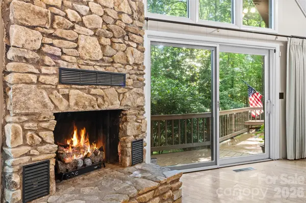 55 Overlook DR, Candler, NC 28715