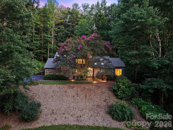 414 Stonecroft DR SE, Lenoir, NC 28645
