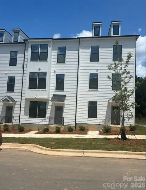 3027 Pointe Town DR, Charlotte, NC 28208