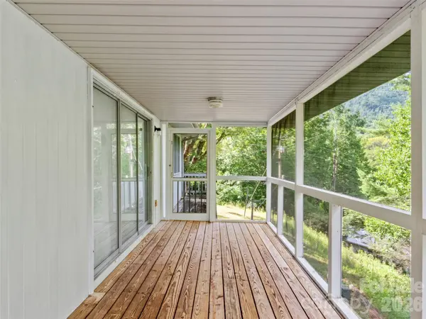 144 Florida Hill DR, Green Mountain, NC 28740