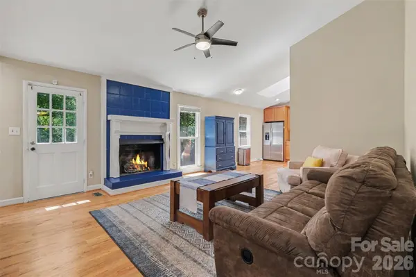 8537 Furrier DR, Charlotte, NC 28270