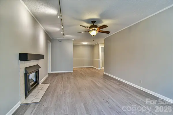 110 Heywood RD #8D, Arden, NC 28704
