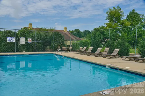 110 Heywood RD #8D, Arden, NC 28704