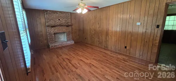 2553 Hickory HWY #2, Statesville, NC 28677