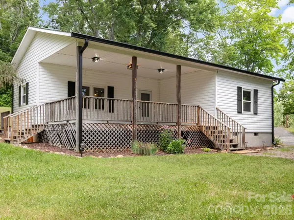 47 Carolina Mountain DR, Candler, NC 28715