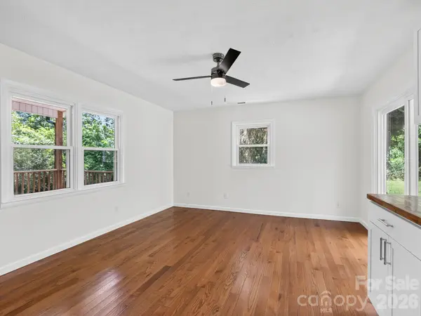 47 Carolina Mountain DR, Candler, NC 28715
