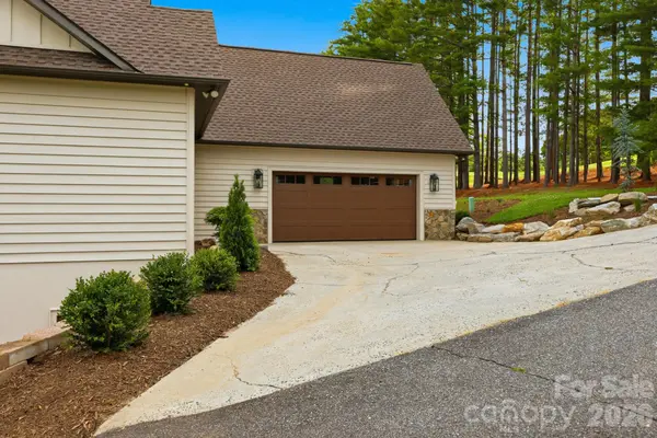 643 W Landing DR, Jefferson, NC 28640
