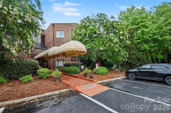 84 Lake Concord RD NE #M, Concord, NC 28025