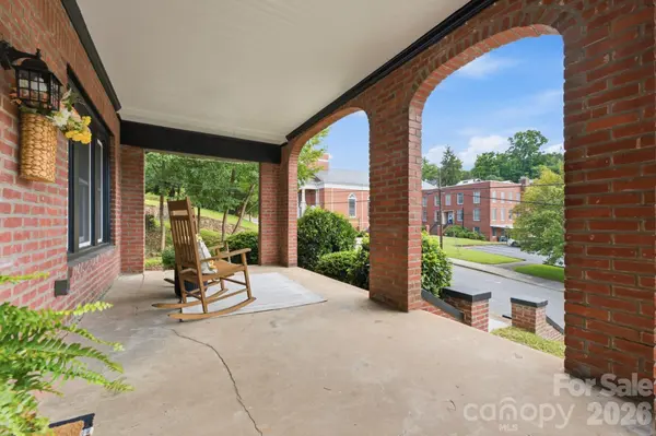 197 Academy ST, Canton, NC 28716