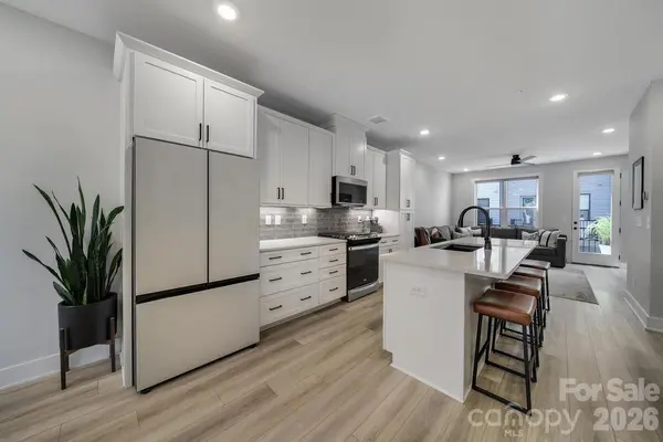 5007 Tiny LN, Charlotte, NC 28203