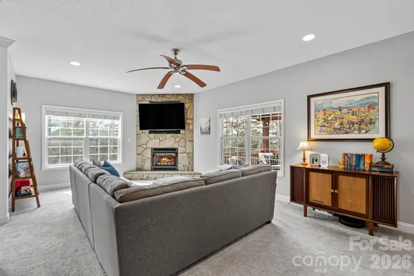 505 Kings RDG, Asheville, NC 28804