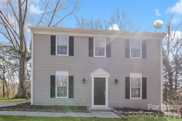 8930 Milton Morris DR, Charlotte, NC 28227