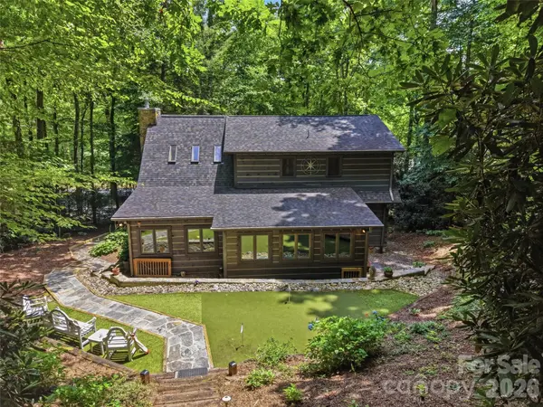 6 Laurel Branch DR, Black Mountain, NC 28711
