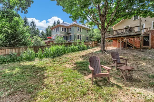 22 Fenner AVE, Asheville, NC 28804