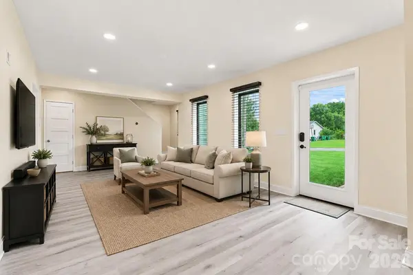 108 W Lee AVE, Bessemer City, NC 28016