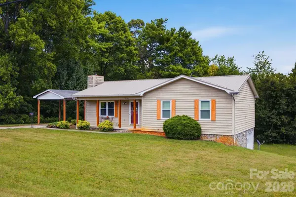 4186 Horseshoe Bend RD, Hudson, NC 28638